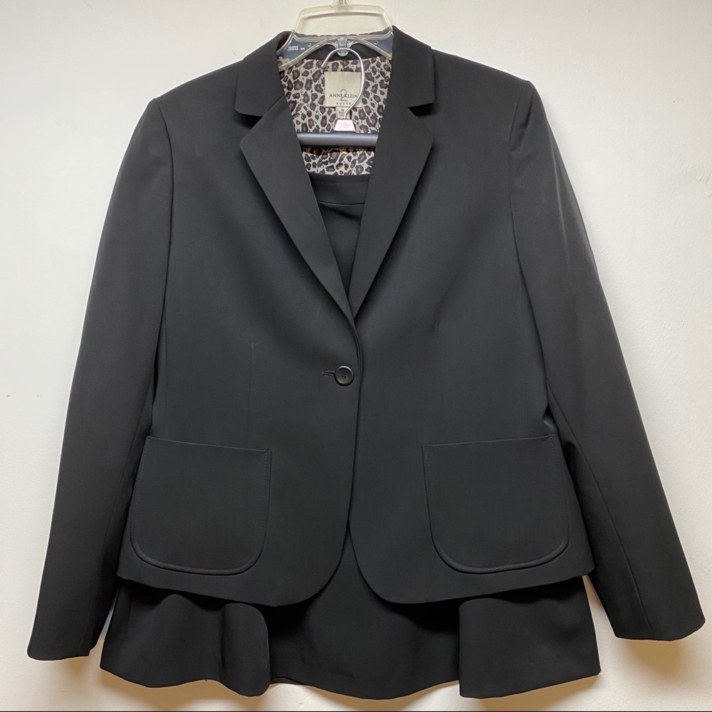 Anne Klein 2 Two Piece Suit A213